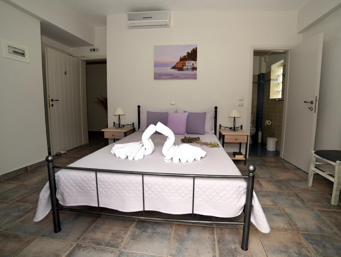 Avra Hotel Kyparíssion Buitenkant foto