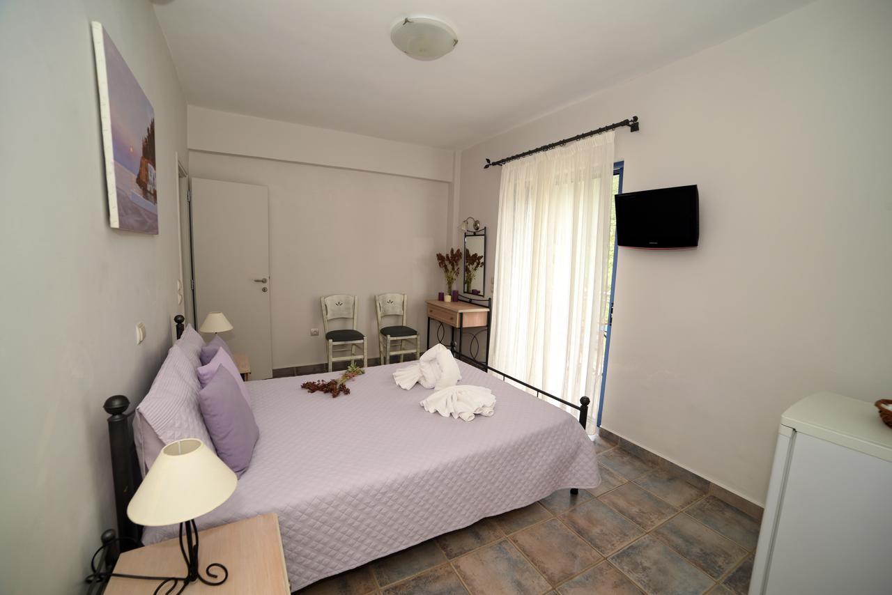 Avra Hotel Kyparíssion Buitenkant foto