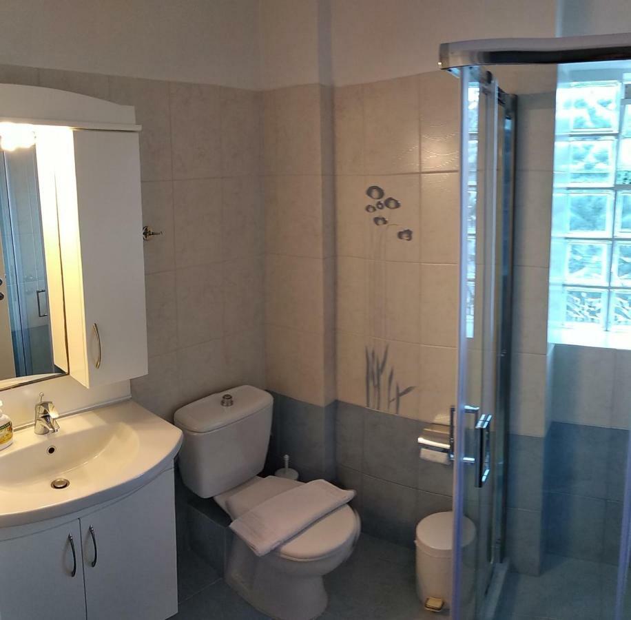Avra Hotel Kyparíssion Buitenkant foto
